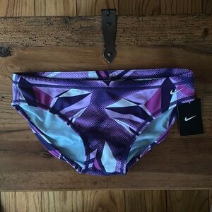 Nike Swimsuit 34”